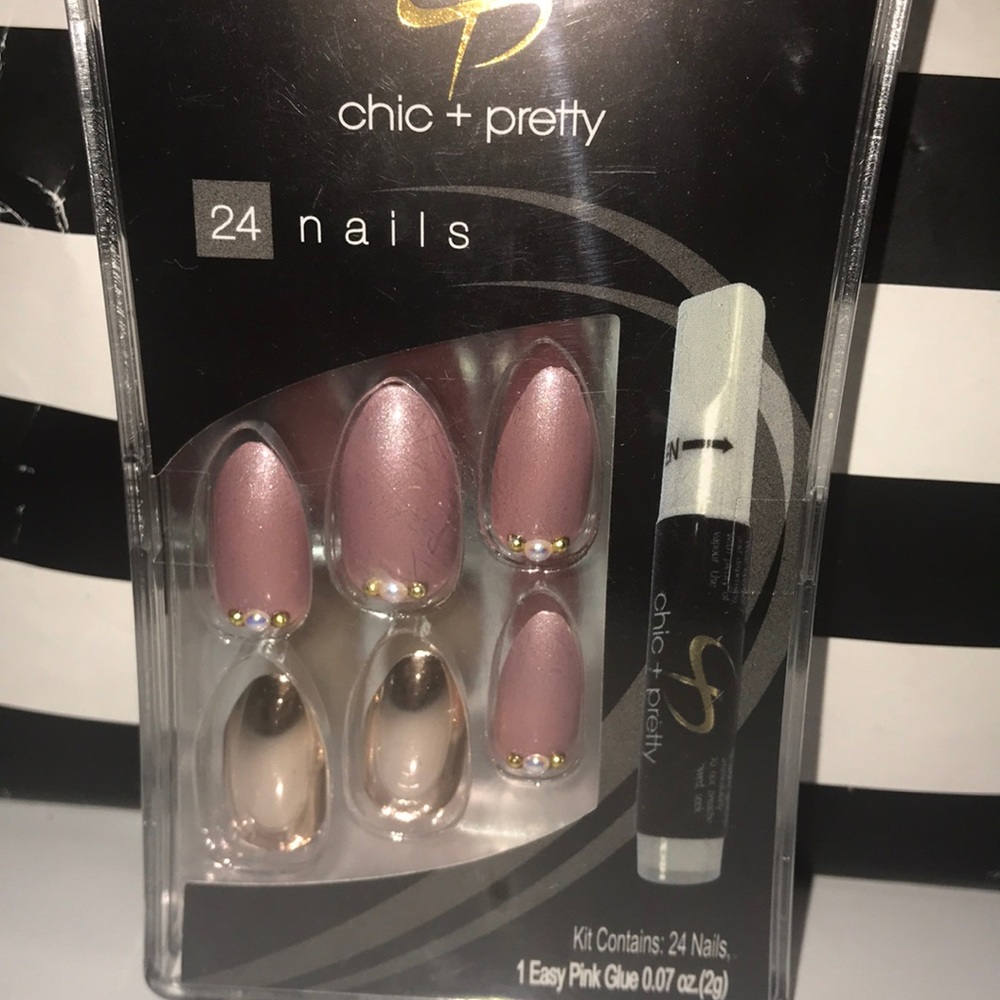 Nail kit